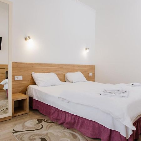 Arkada Sanatorium Hotel Трускавец Екстериор снимка