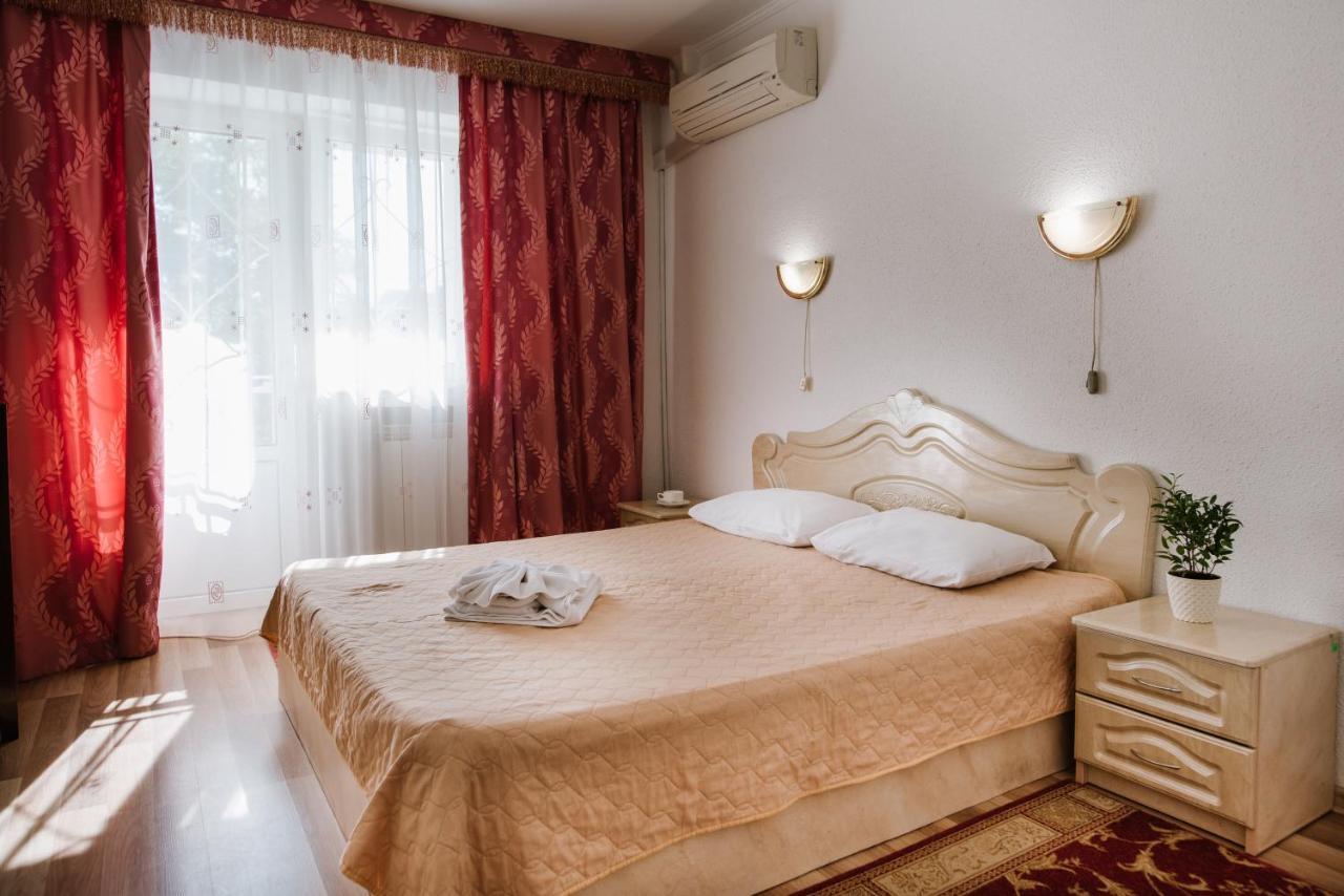 Arkada Sanatorium Hotel Трускавец Екстериор снимка