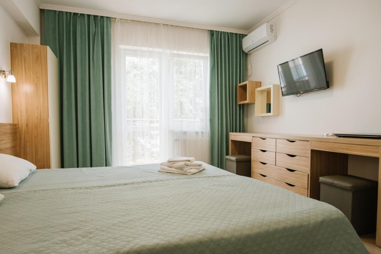 Arkada Sanatorium Hotel Трускавец Екстериор снимка