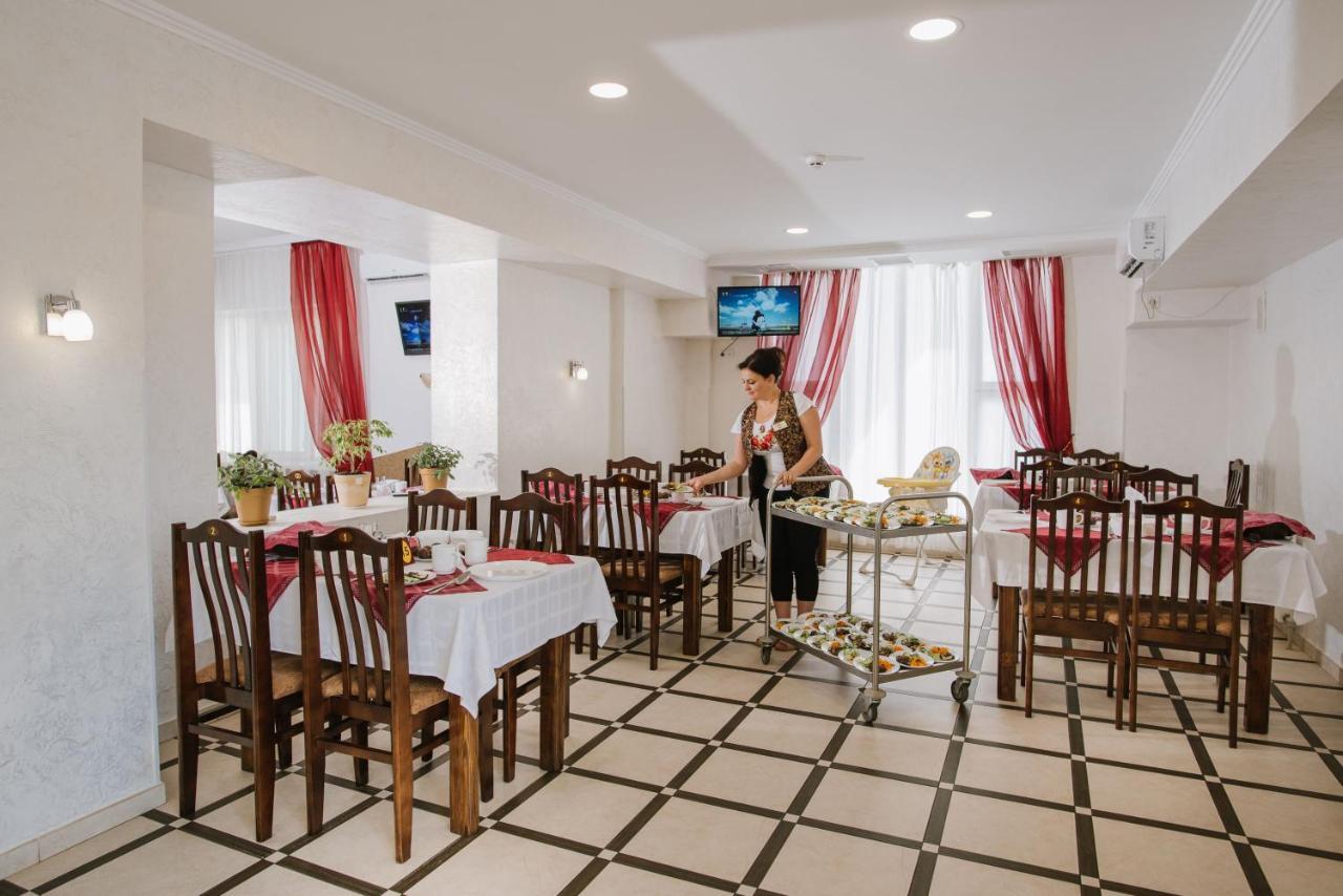 Arkada Sanatorium Hotel Трускавец Екстериор снимка