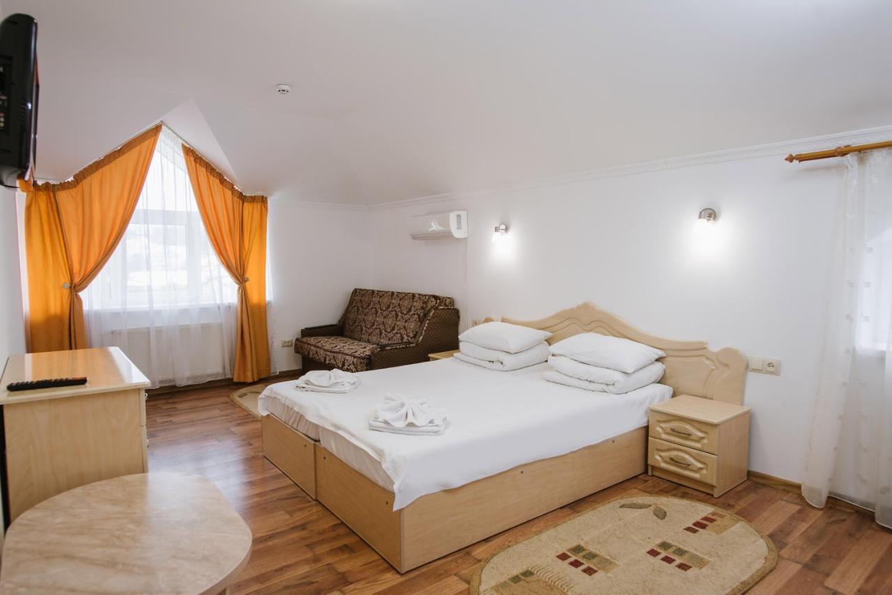 Arkada Sanatorium Hotel Трускавец Екстериор снимка