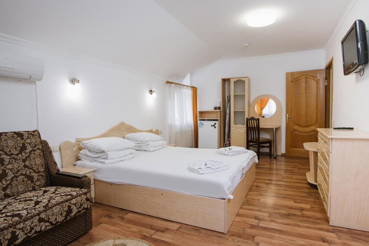 Arkada Sanatorium Hotel Трускавец Екстериор снимка